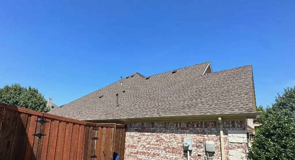 Completed roof replacement project in Mercedes